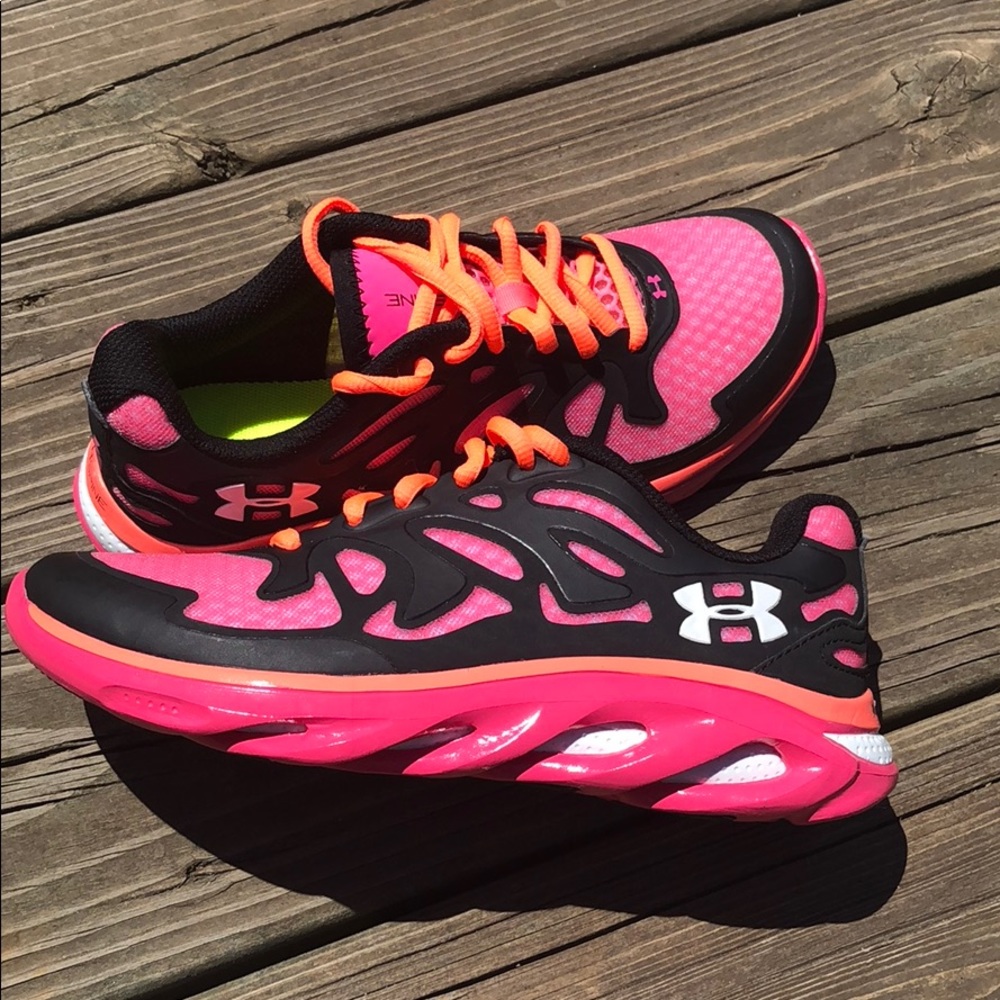 Under Armour MicroG Spine women’s running shoe new